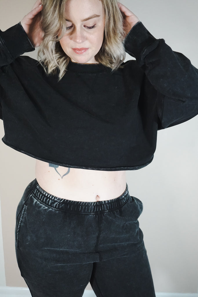 Mineral Washed Boxy Sweater Crop