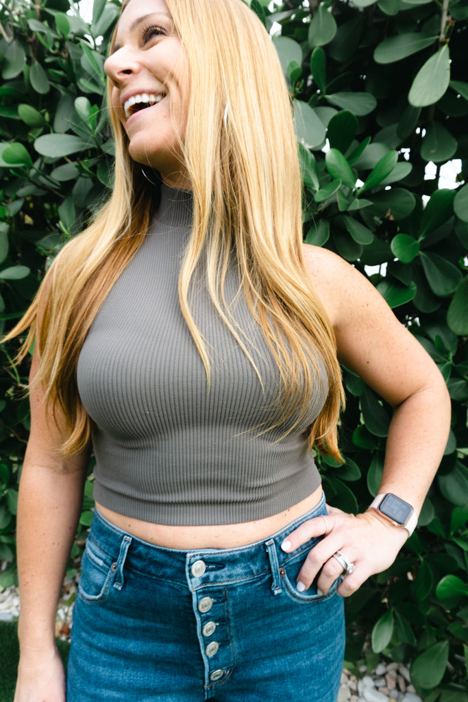 Seamless Ribbed Turtleneck